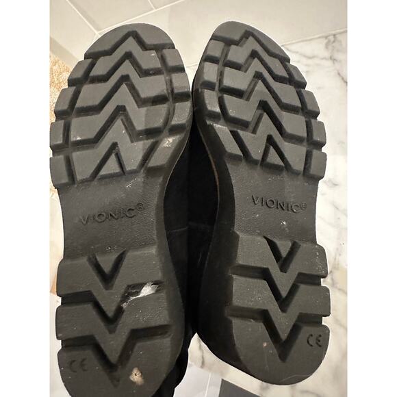 Vionic black suede shoes - Picture 5 of 5